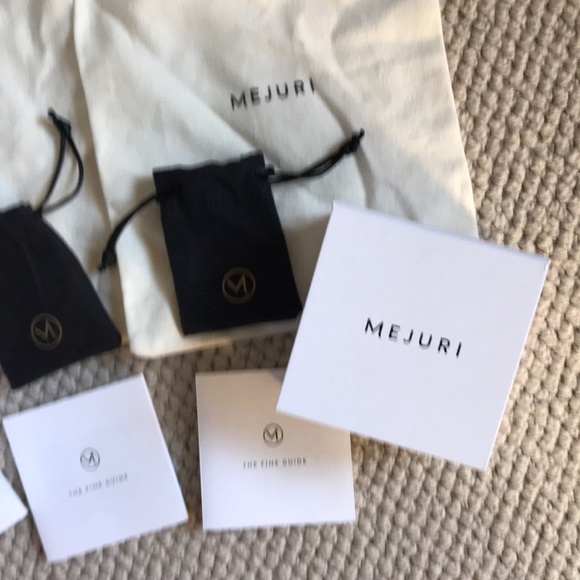 Mejuri boxes and bags - Picture 3 of 3